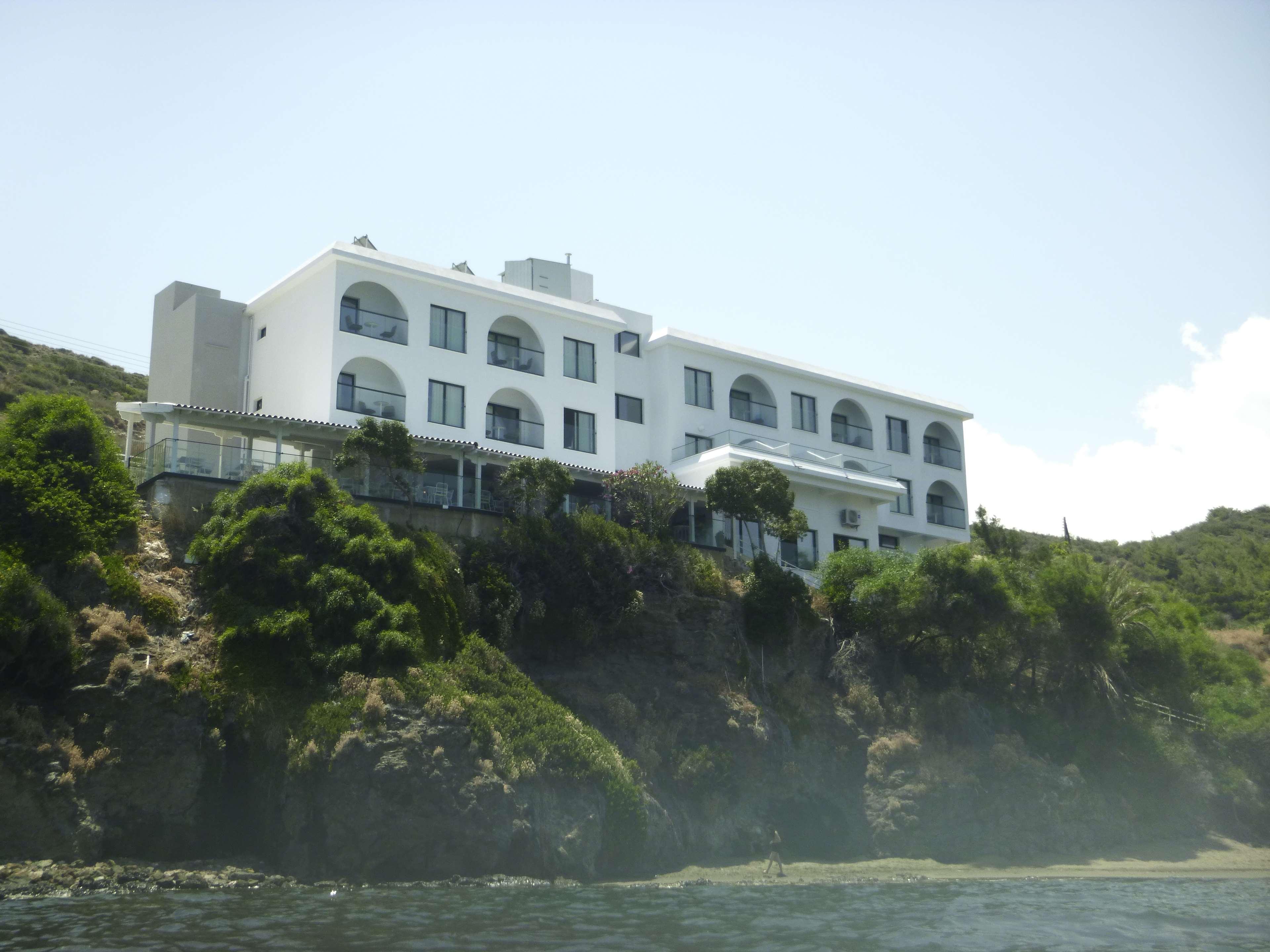 E.J. Pyrgos Bay Hotel Exterior foto